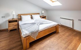 Romari Apartment Вірменська